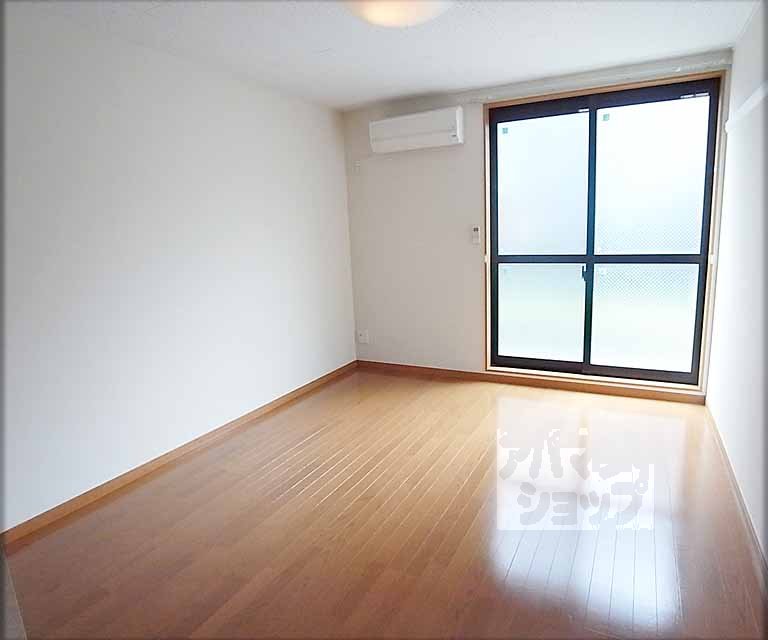 居室・リビング　広々とした洋室です。