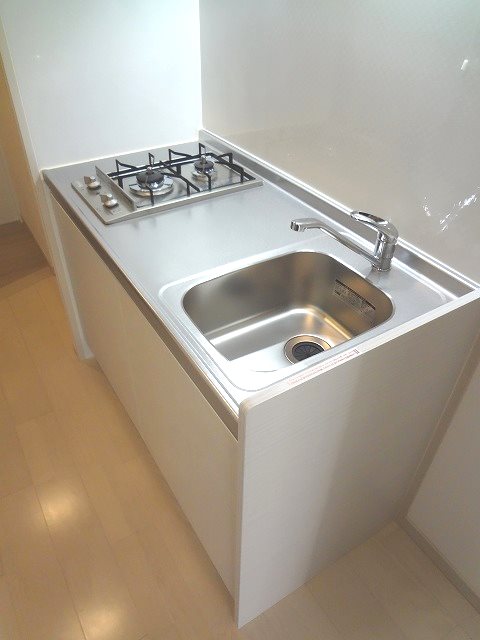 キッチン　同物件別部屋