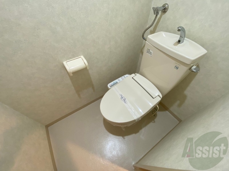 トイレ　ウォシュレット機能がついたトイレ。安心して使用できますね。