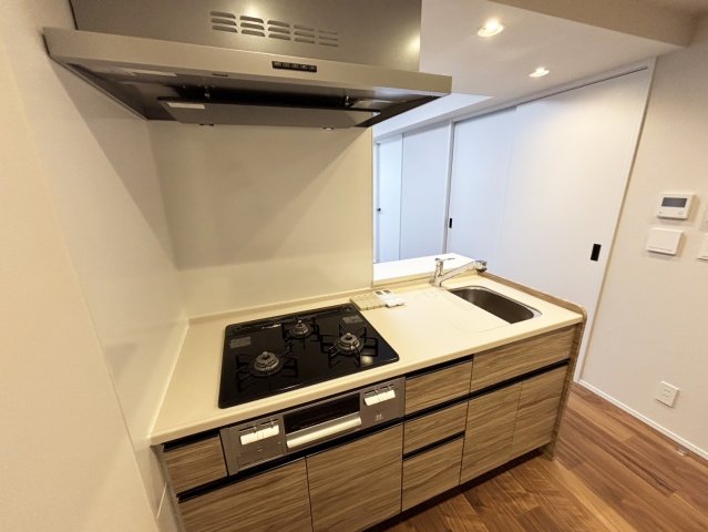 キッチン　※フローリングの色は回数により異なる場合がございます