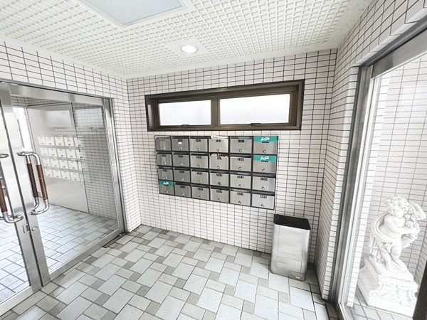 ロビー　集合ポスト