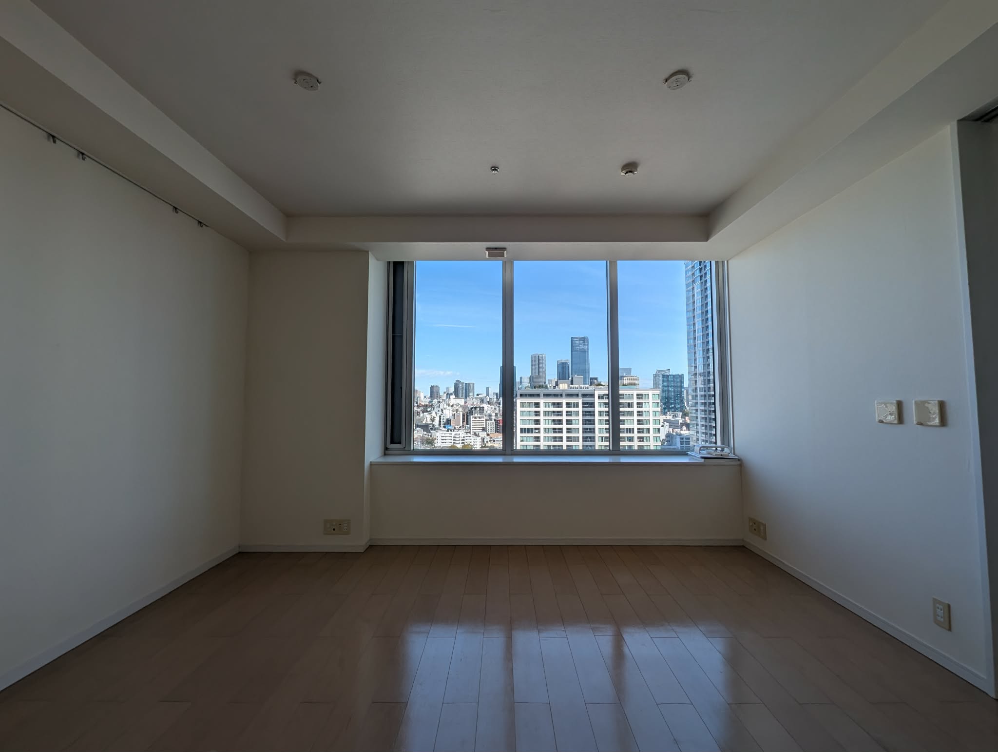 セキュリティ　■リビング