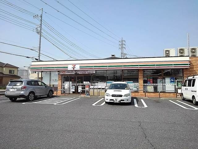 コンビニ　セブンイレブン草加手代町店（コンビニ）まで200m