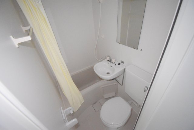 バス・シャワールーム　※別部屋参考写真