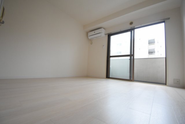 居室・リビング　※別部屋参考写真