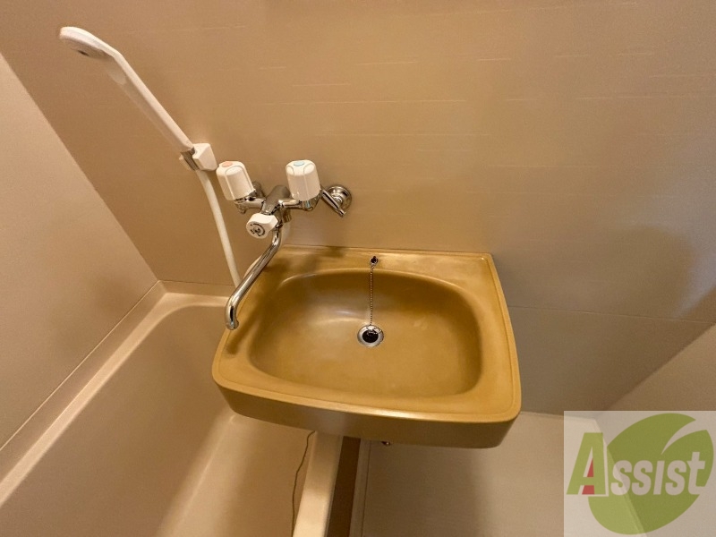 洗面設備　こちらに洗面台があります。朝の洗顔はこちらで。