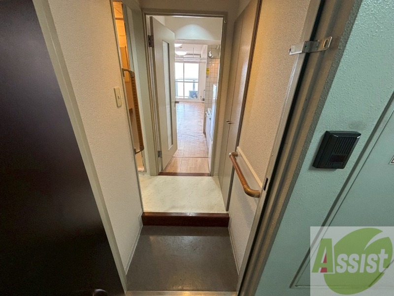 玄関　玄関の様子です。明るい印象ですね。気分もあがりそう。