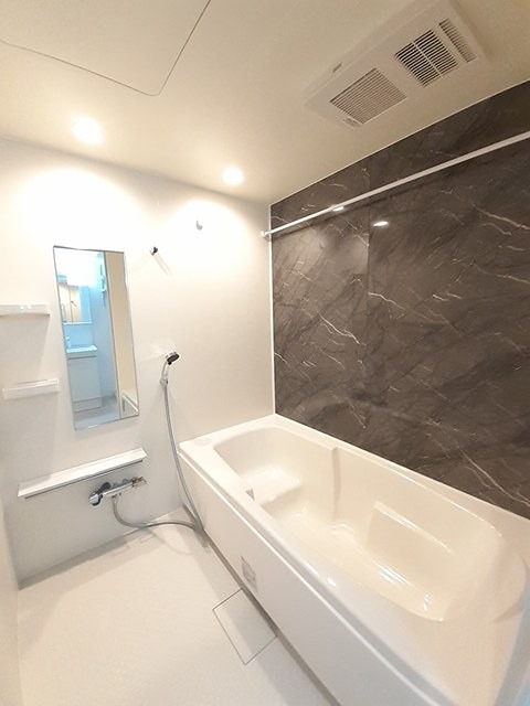 バス・シャワールーム　浴室乾燥付きです。