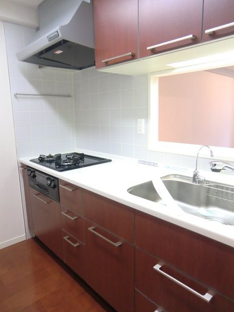 キッチン　３口ガスシステムキッチン