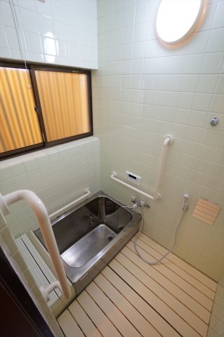 バス・シャワールーム　手すり有り