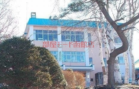 小学校　上湯川小学校（小学校）まで600m