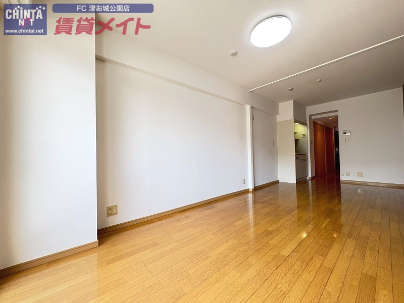 居室・リビング　別部屋参考写真です