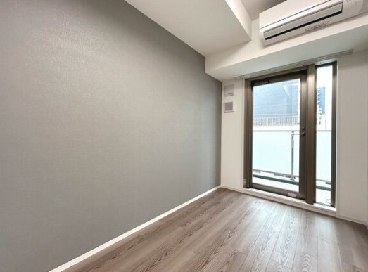 居室・リビング　※３階の別部屋の参考写真です。部屋によってカラータイプも異な