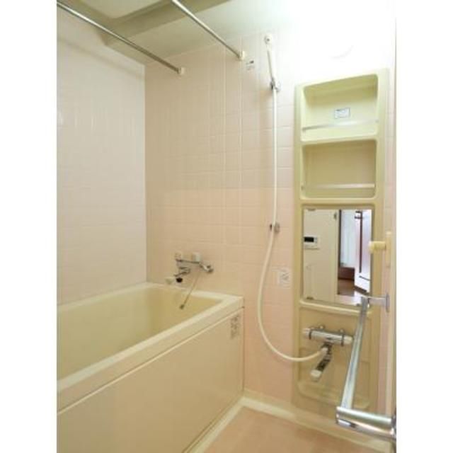 バス・シャワールーム　日々の疲れを癒すお風呂付です