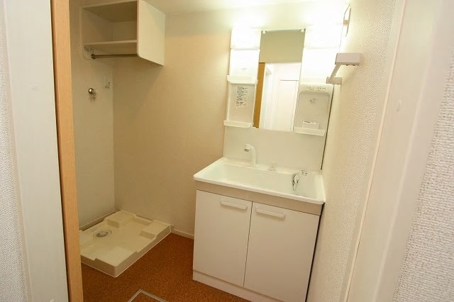 洗面設備　大人女子に必須の独立洗面台