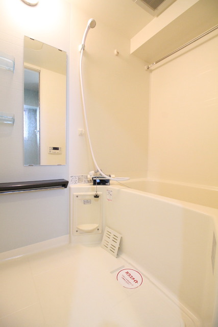 バス・シャワールーム　浴室乾燥機、追い焚き機能