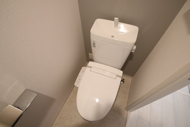 トイレ　※別号室の参考写真です