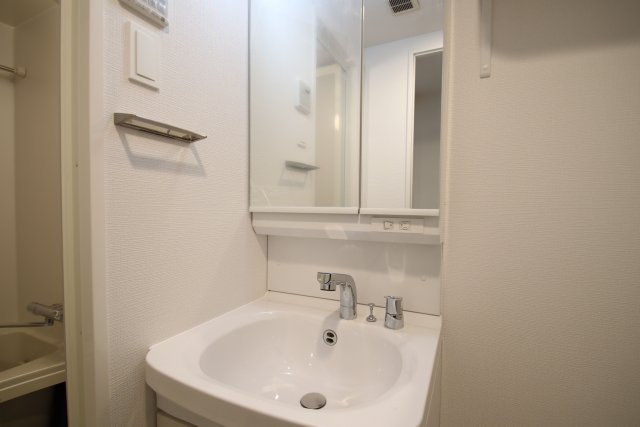 洗面設備　※別号室の参考写真です