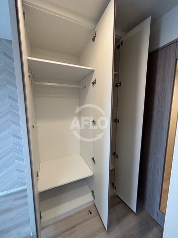 収納　コンフォリア・リヴ本町WEST Q　収納