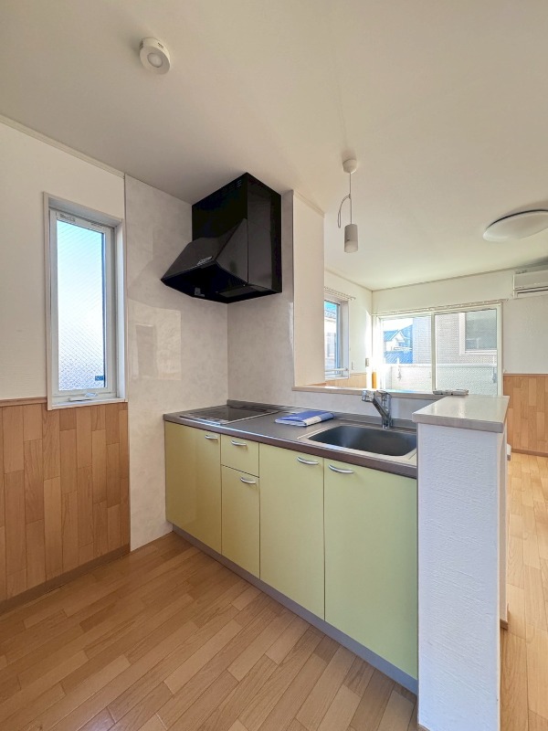 キッチン　※別部屋参考写真