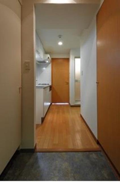 玄関　※写真は同タイプ住戸です。