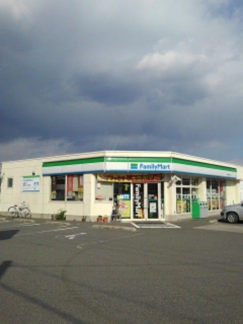 コンビニ　ファミリーマート安曇川西万木（コンビニ）まで750m