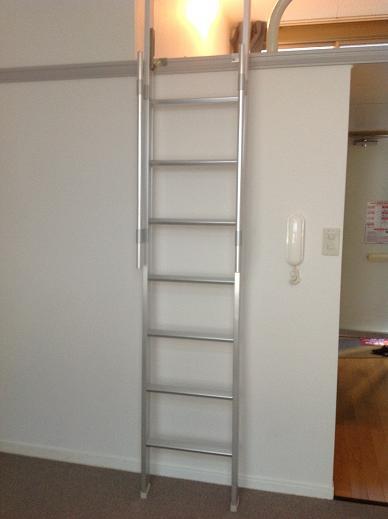 その他　ロフトへの梯子