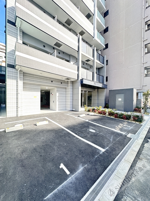 駐車場　出入りのしやすい駐車場です♪