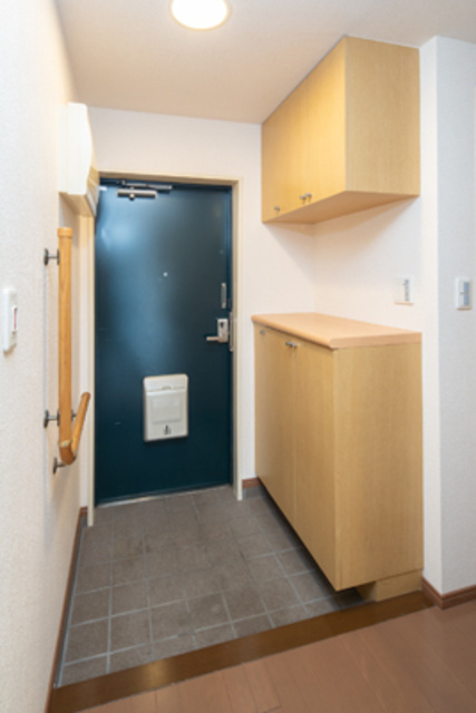 玄関　弊社は都内全域の物件をご紹介可能です！