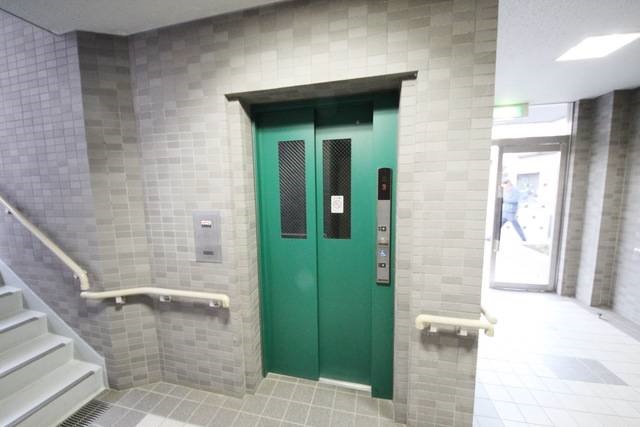 ロビー　弊社は都内全域の物件をご紹介可能です！