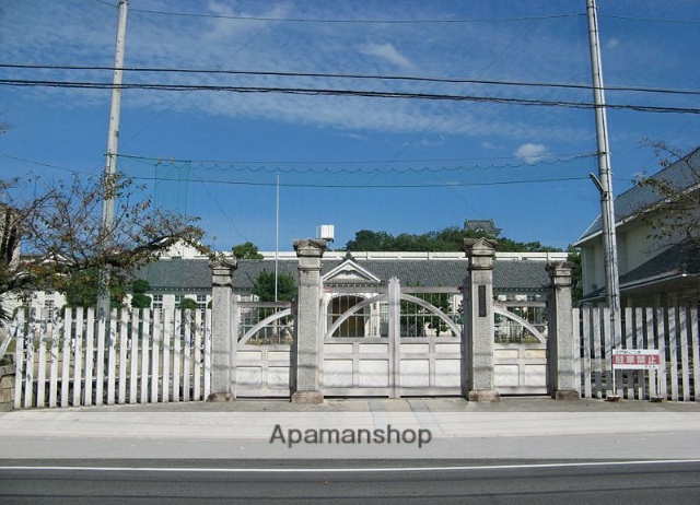 高校・高専　上野高等学校（高校・高専）まで477m