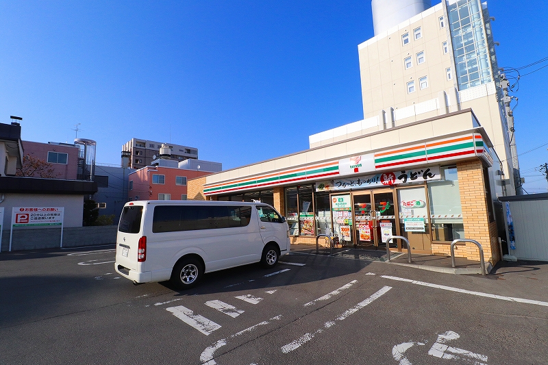 コンビニ　セブンイレブン札幌月寒中央通店（コンビニ）まで187m
