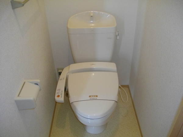 トイレ　温水洗浄便座付きでおすすめ！