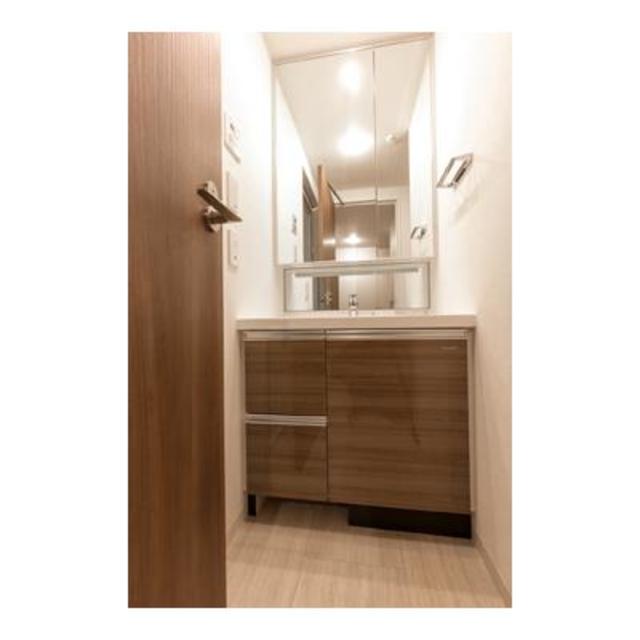 洗面設備　※写真は同タイプ住戸です。