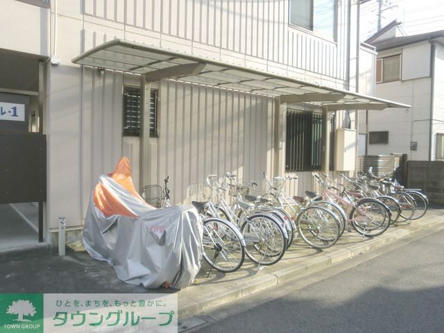 その他共有部分　★屋根付きの駐輪場スペースです★