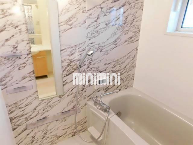 バス・シャワールーム　追い焚きバス、浴室乾燥機