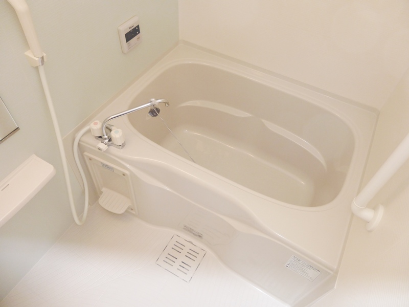 バス・シャワールーム　浴室乾燥付きのバスルーム♪