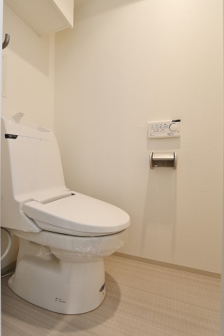 トイレ　売れ数温水洗浄便座付き
