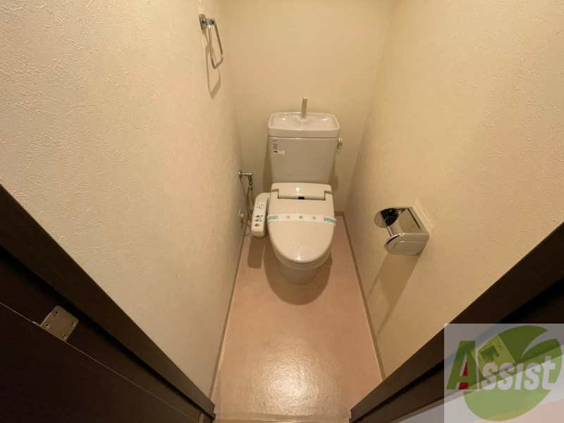 トイレ　こちらはトイレです。清潔感があり、安心して使用できます。