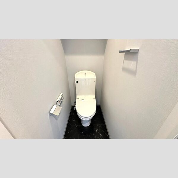 トイレ　温水洗浄暖房便座