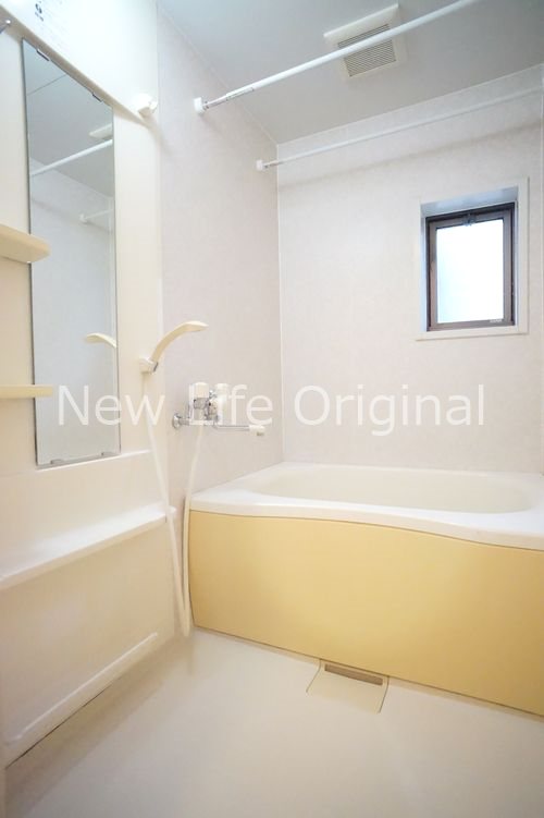 バス・シャワールーム　1日の疲れを癒す浴室は追い焚き機能付き☆