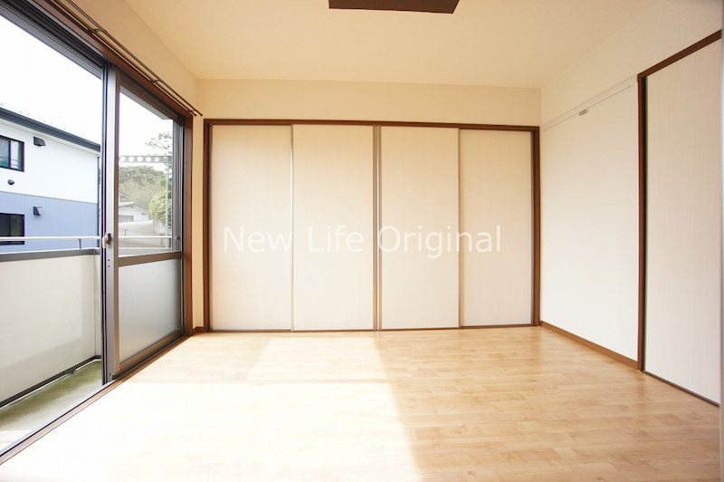 その他部屋・スペース　大きな窓がありア明るい6帖洋室です☆