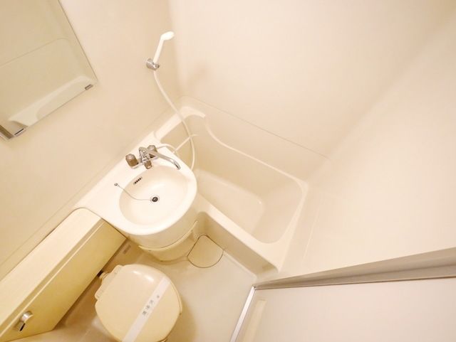 バス・シャワールーム　※別部屋参考写真です