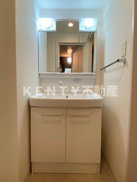 洗面設備　コンパクトで使いやすい洗面所