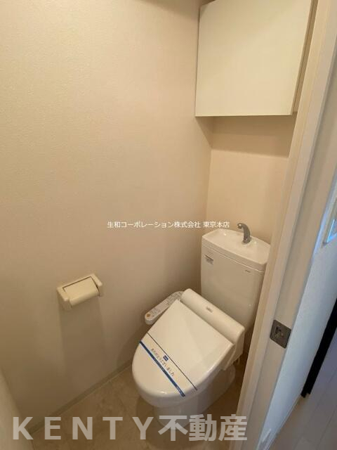トイレ　落ち着いた色調のトイレです
