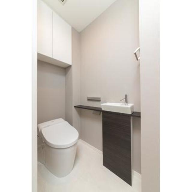 トイレ　※写真は同タイプ住戸です。