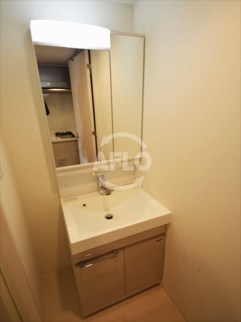 洗面設備　エステムコート南堀江IIIチュラ　独立洗面台