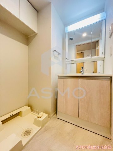 洗面設備　同マンション別部屋　参考写真