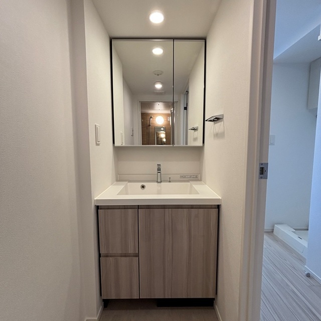 洗面設備　※写真は同タイプ住戸です。