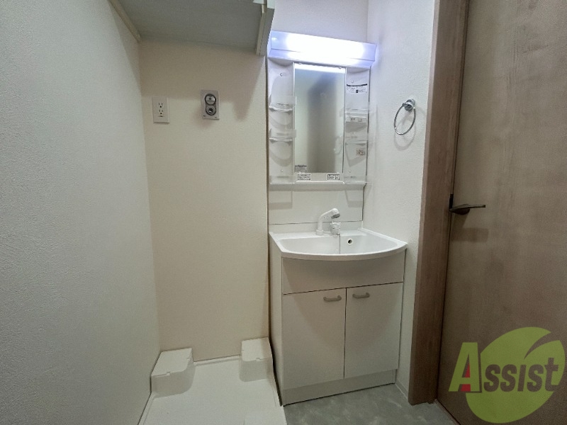 洗面設備　シャンプードレッサーなので身支度しやすそうですね。